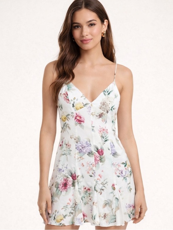 Alice + Olivia Dresses & Skirts - ALICE+OLIVIA Floral Julietta Mini Dress
Floral Print Dress 12